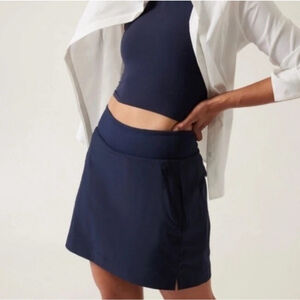 Athleta SoHo Skort Navy size 2 mid rise lightweight hiking travel stretch